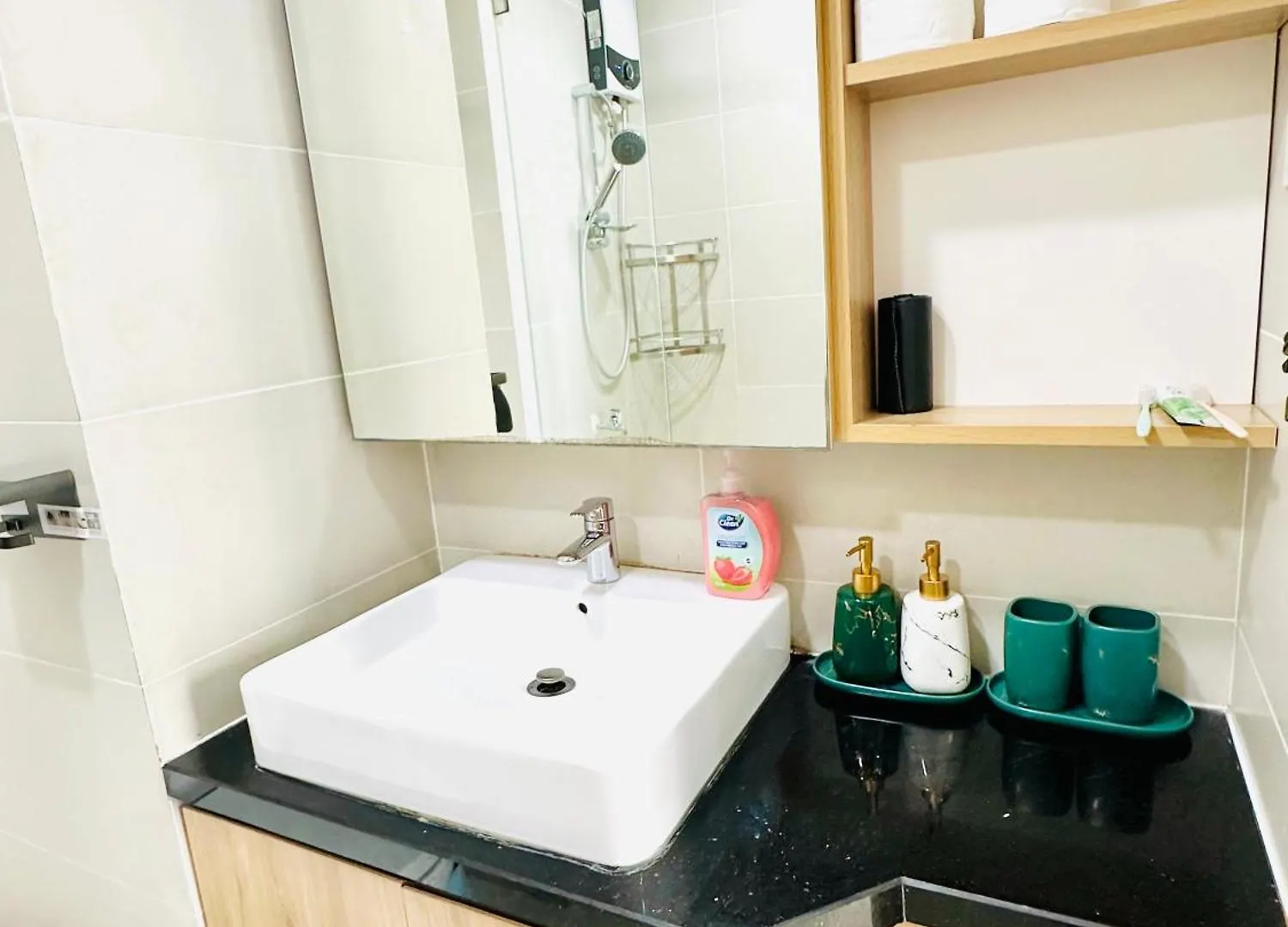 Spacious Penthouse Near Landmark 81 Ho Chi Minh City Apartment